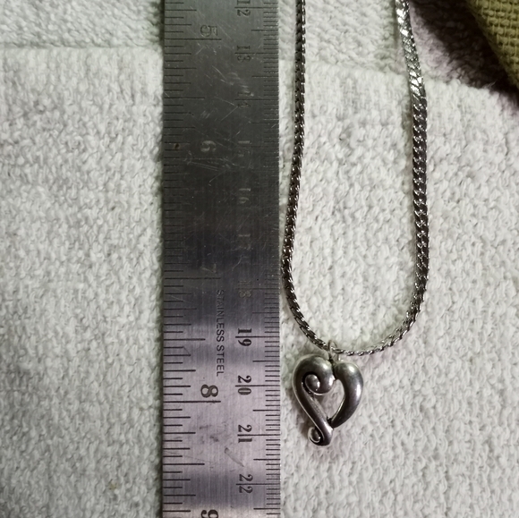 Silvertone heart ♥ chain necklace - Picture 4 of 7